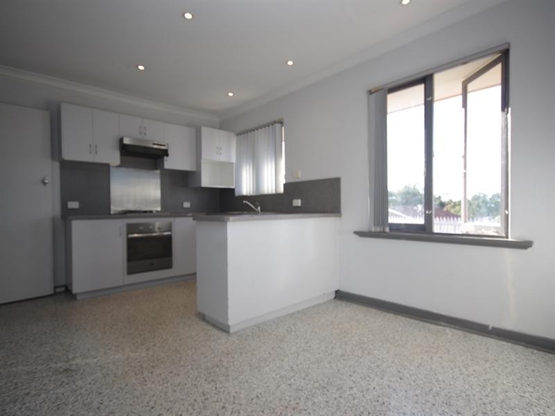 21 Roxwell Way, Girrawheen WA 6064