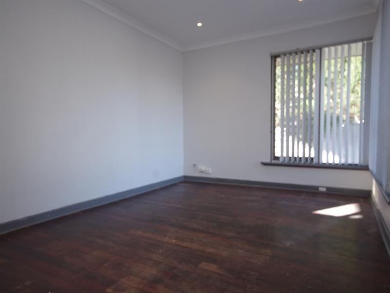 21 Roxwell Way, Girrawheen WA 6064