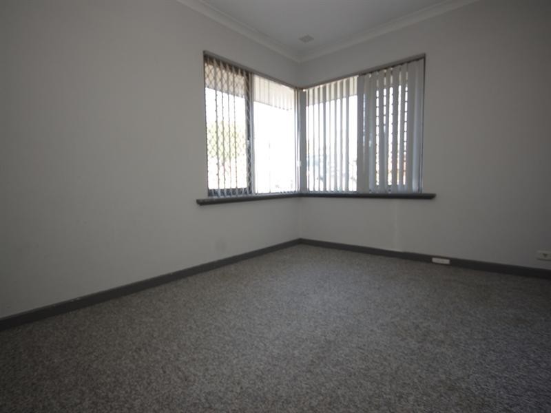 21 Roxwell Way, Girrawheen WA 6064