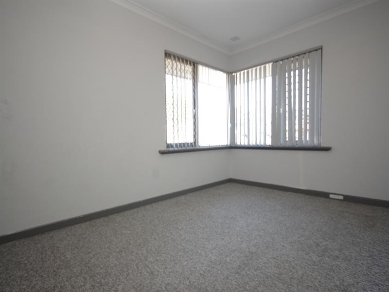 21 Roxwell Way, Girrawheen WA 6064