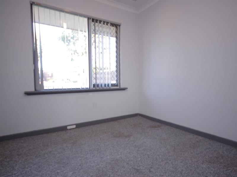 21 Roxwell Way, Girrawheen WA 6064