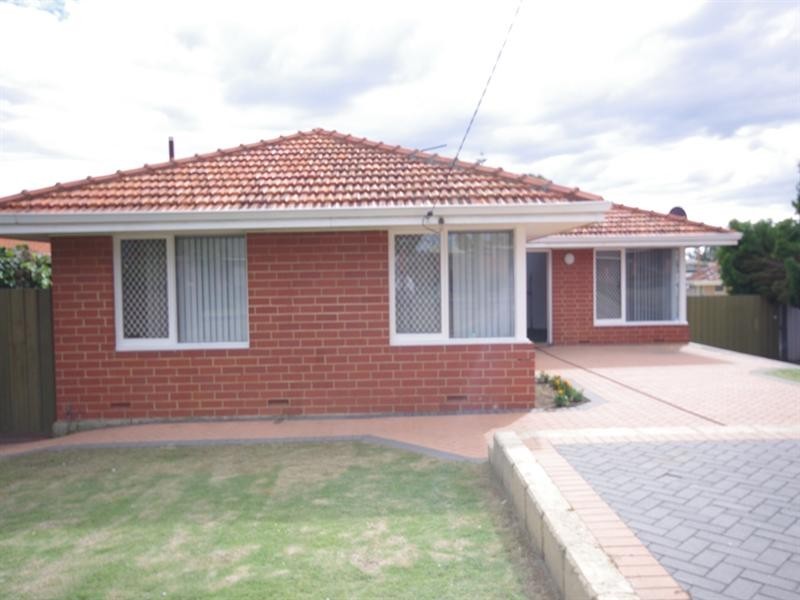 21 Roxwell Way, Girrawheen WA 6064