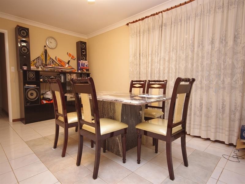 16 Roydon Way, Girrawheen WA 6064