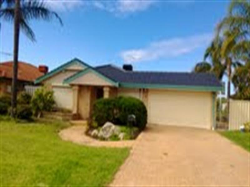 12 Jefferson Drive, Marangaroo WA 6064