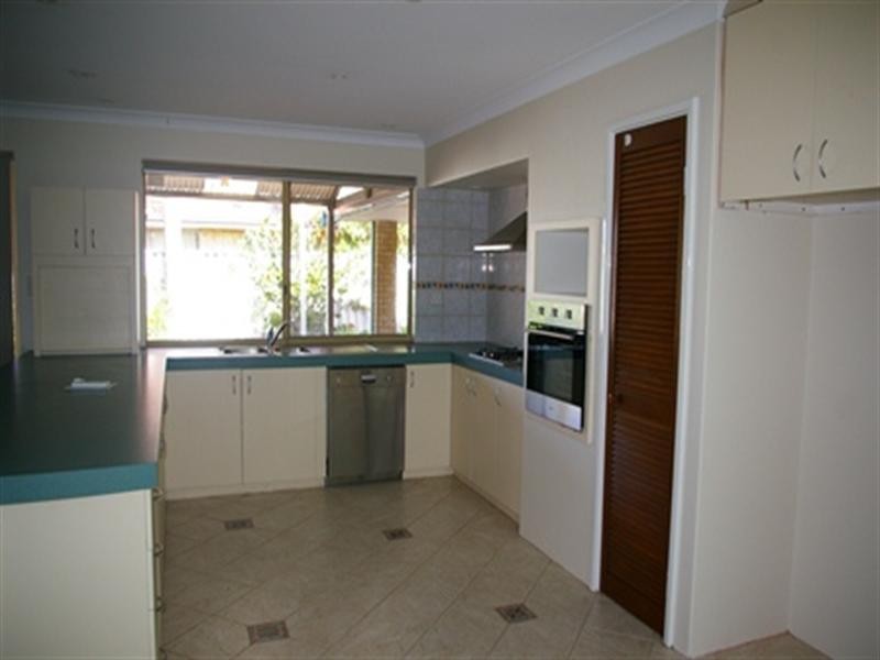 12 Jefferson Drive, Marangaroo WA 6064