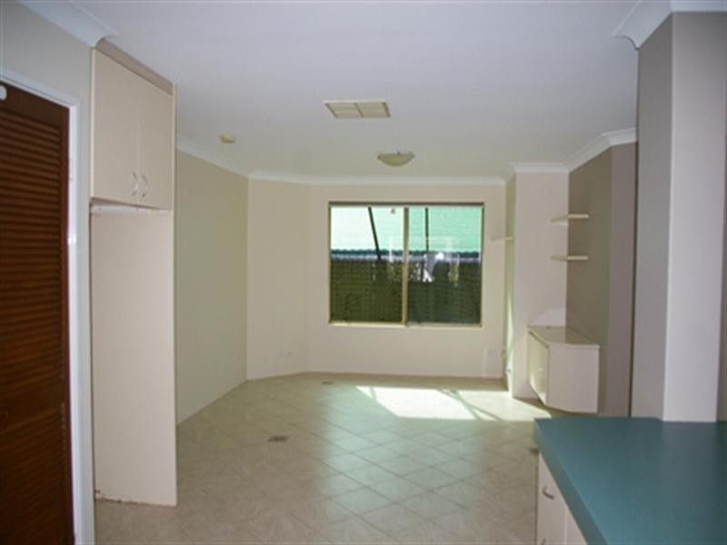 12 Jefferson Drive, Marangaroo WA 6064