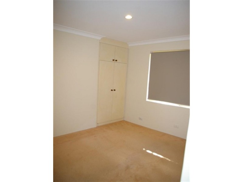 12 Jefferson Drive, Marangaroo WA 6064