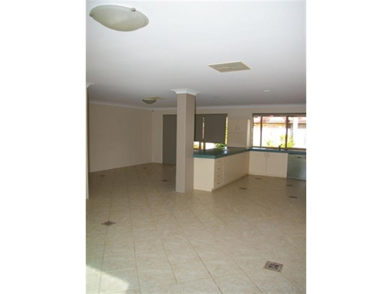 12 Jefferson Drive, Marangaroo WA 6064