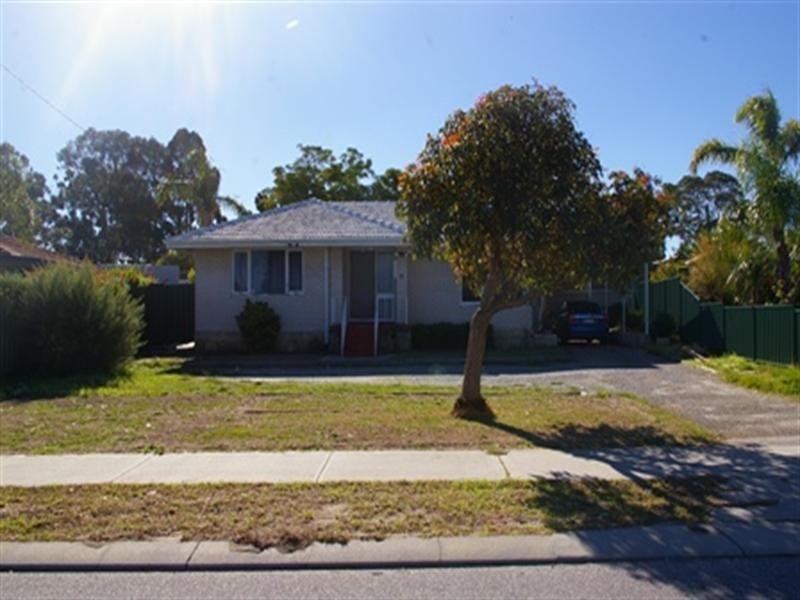 45 Montrose Avenue, Girrawheen WA 6064