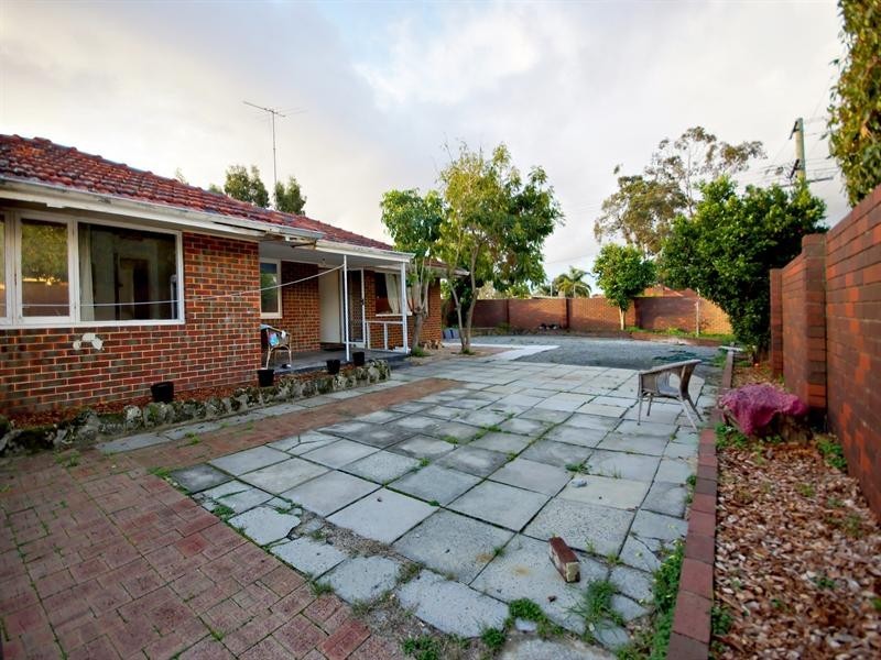 122 Balga Avenue, Balga WA 6061