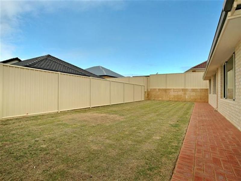 9 Hewlett Turn, Tapping WA 6065