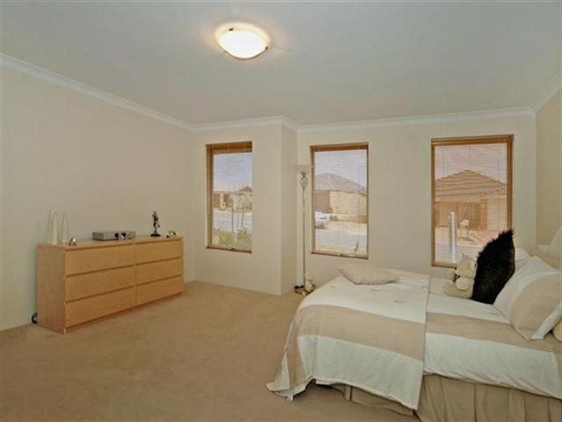 9 Hewlett Turn, Tapping WA 6065