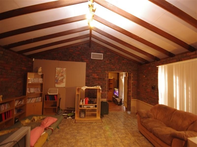 10 Bendix Way, Girrawheen WA 6064