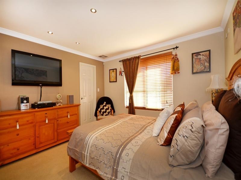 6 Leyte Lane, Dianella WA 6059