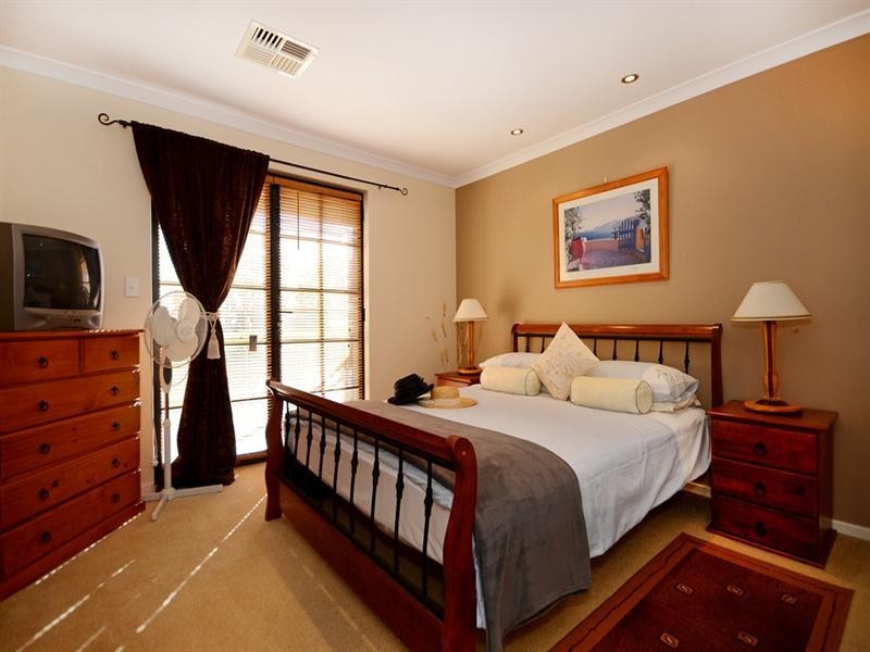 6 Leyte Lane, Dianella WA 6059