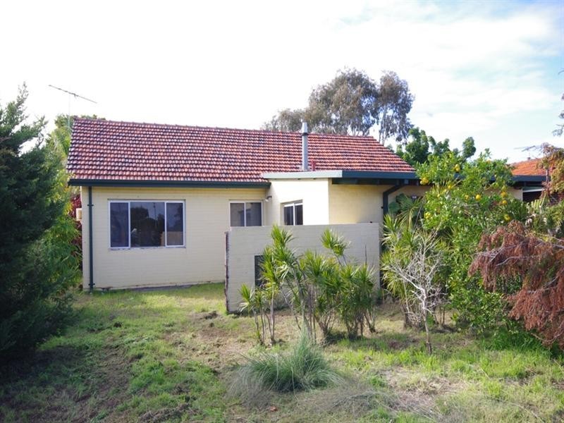 410 Flinders Street, Nollamara WA 6061