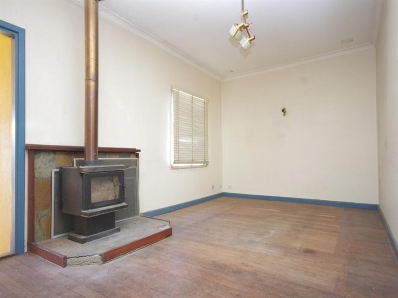 410 Flinders Street, Nollamara WA 6061