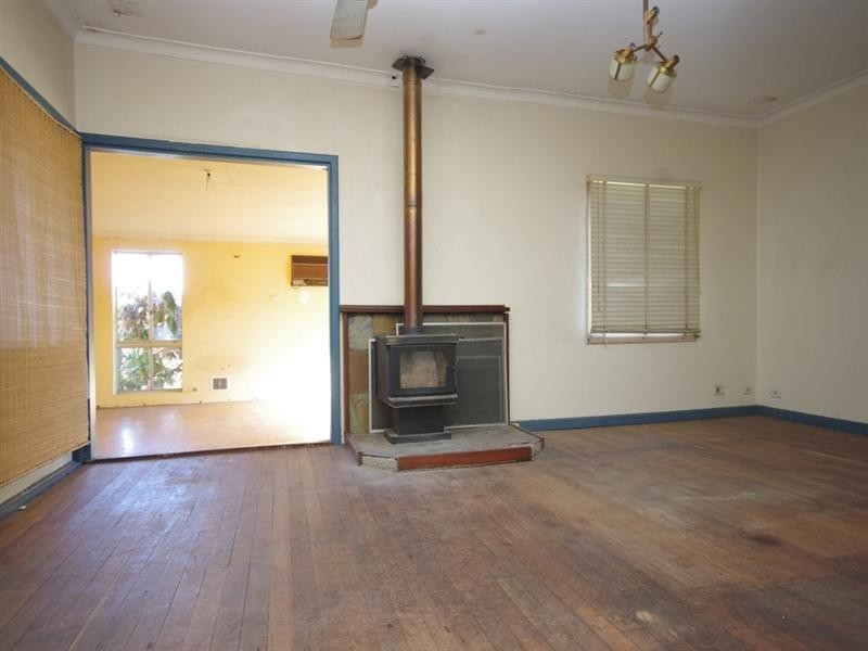 410 Flinders Street, Nollamara WA 6061