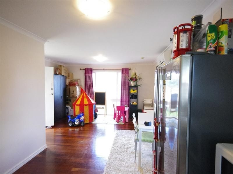 32 Denston Way, Girrawheen WA 6064