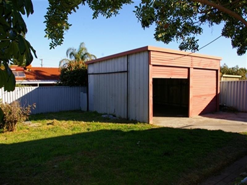 28 Felpham Street, Balga WA 6061