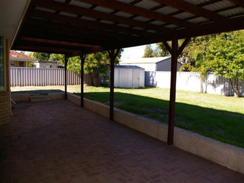 18 Mockeridge Circuit, Middle Swan WA 6056