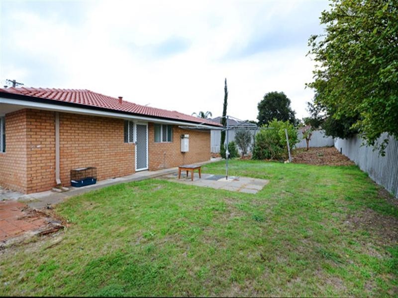 12 Melba Place, Westminster WA 6061