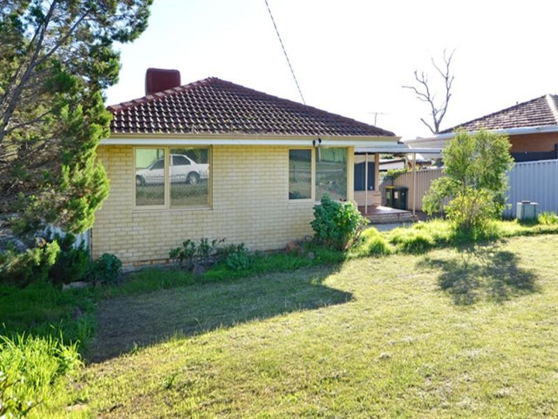 23 Harford Way, Girrawheen WA 6064