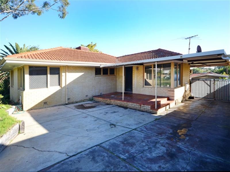 23 Harford Way, Girrawheen WA 6064