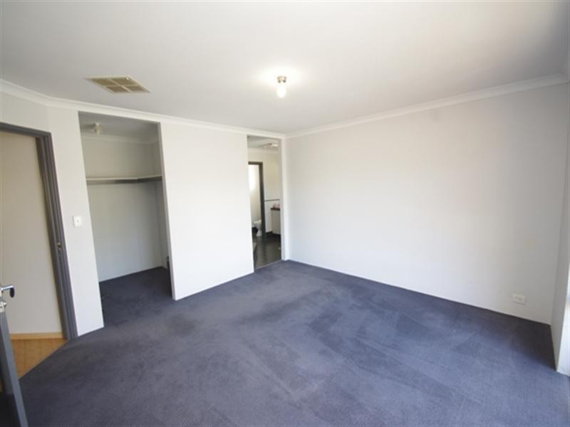 47 Hampton Road, Darch WA 6065