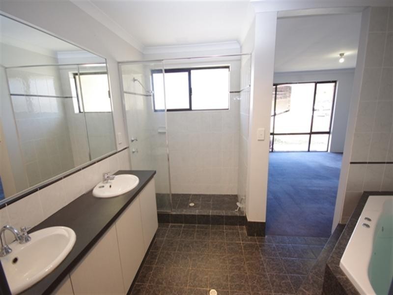 47 Hampton Road, Darch WA 6065