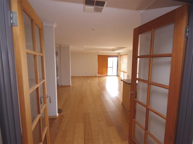 47 Hampton Road, Darch WA 6065