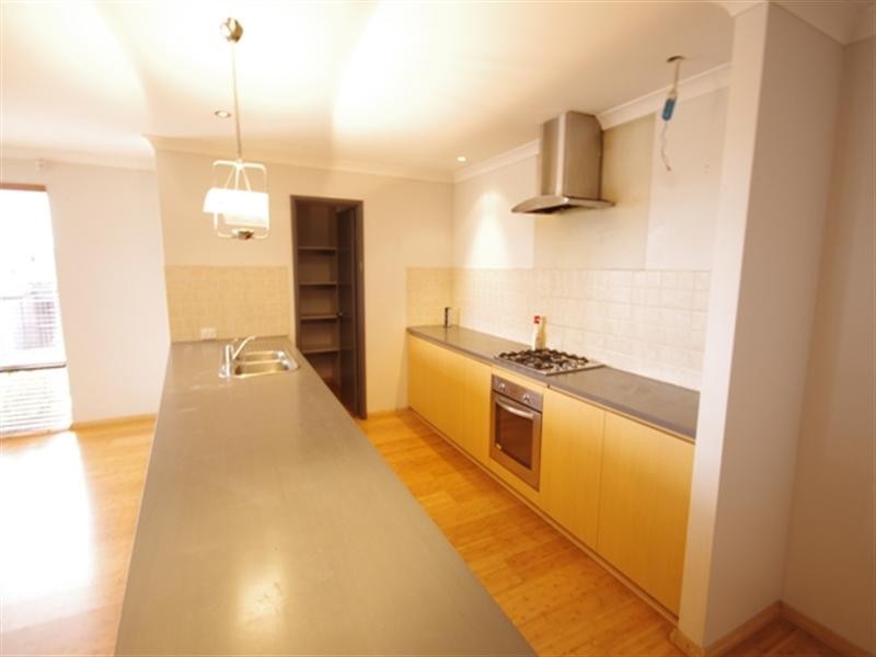 47 Hampton Road, Darch WA 6065