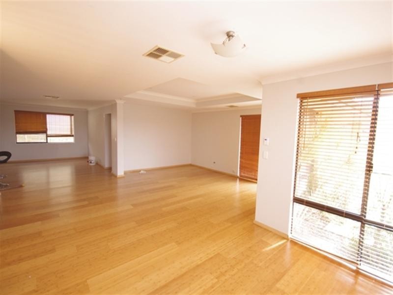 47 Hampton Road, Darch WA 6065