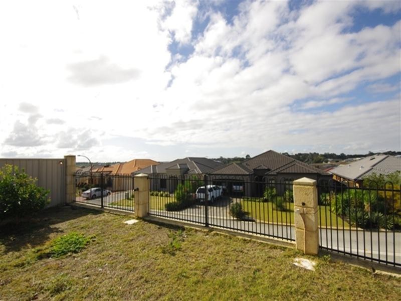 47 Hampton Road, Darch WA 6065