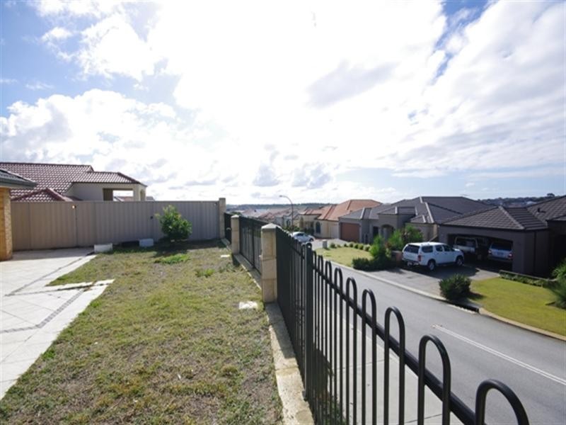 47 Hampton Road, Darch WA 6065