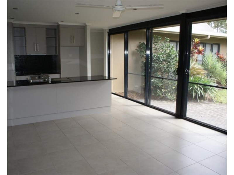 2/34 Mariner Drive, South Mission QLD 4852