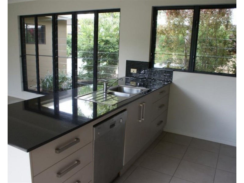 2/34 Mariner Drive, South Mission QLD 4852