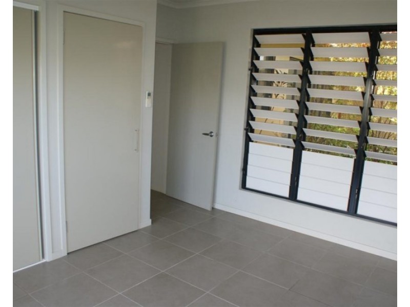 2/34 Mariner Drive, South Mission QLD 4852