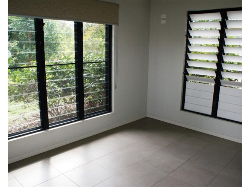 2/34 Mariner Drive, South Mission QLD 4852