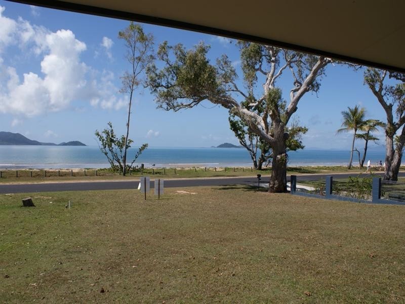 110 Kennedy Esplanade, South Mission QLD 4852