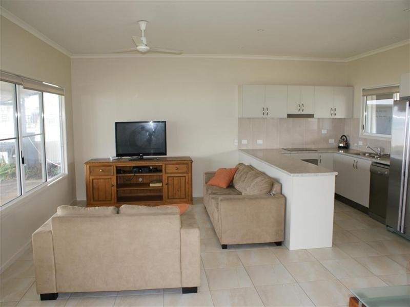 110 Kennedy Esplanade, South Mission QLD 4852