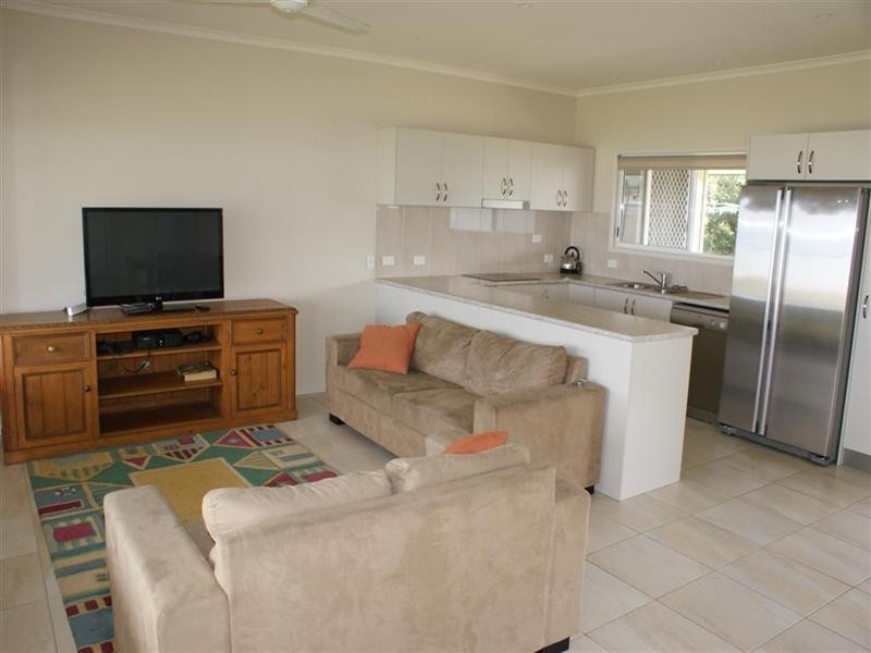 110 Kennedy Esplanade, South Mission QLD 4852