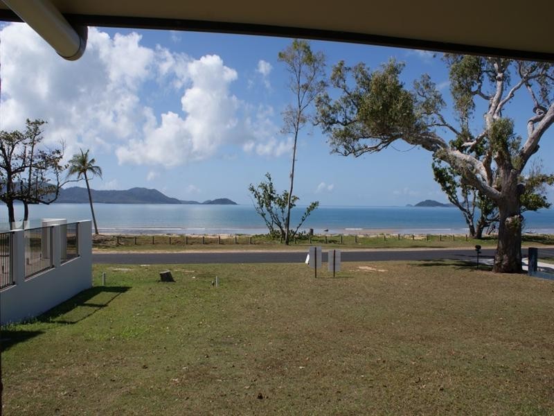 110 Kennedy Esplanade, South Mission QLD 4852