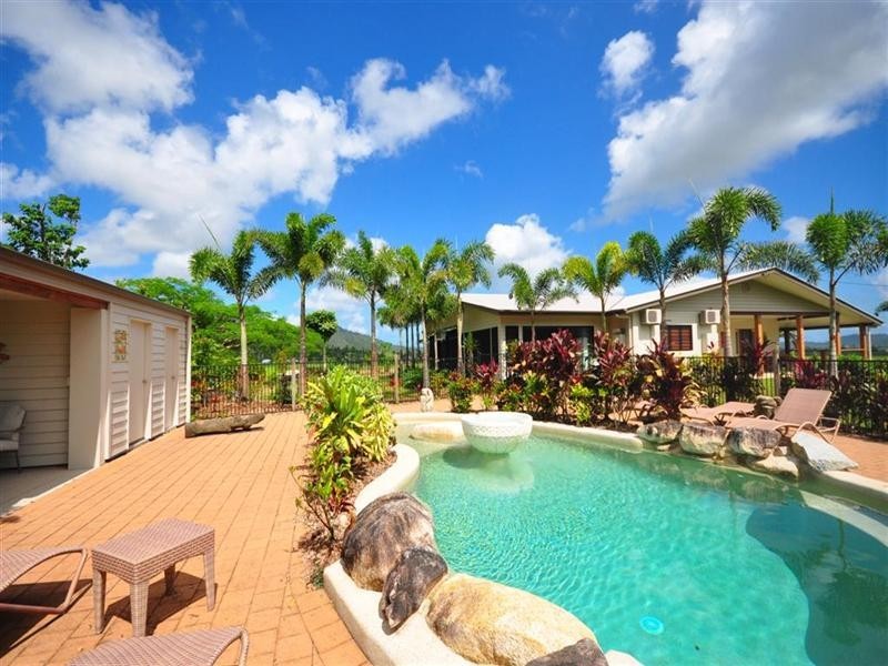 717 Old Tully Road, Mission Beach QLD 4852