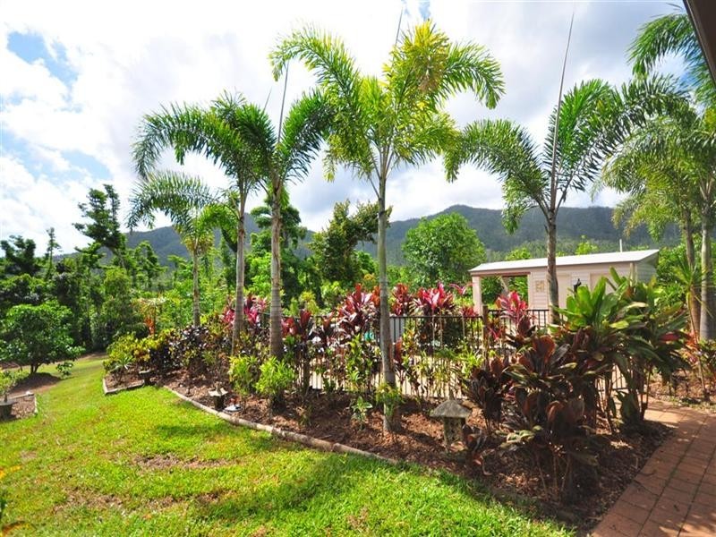 717 Old Tully Road, Mission Beach QLD 4852