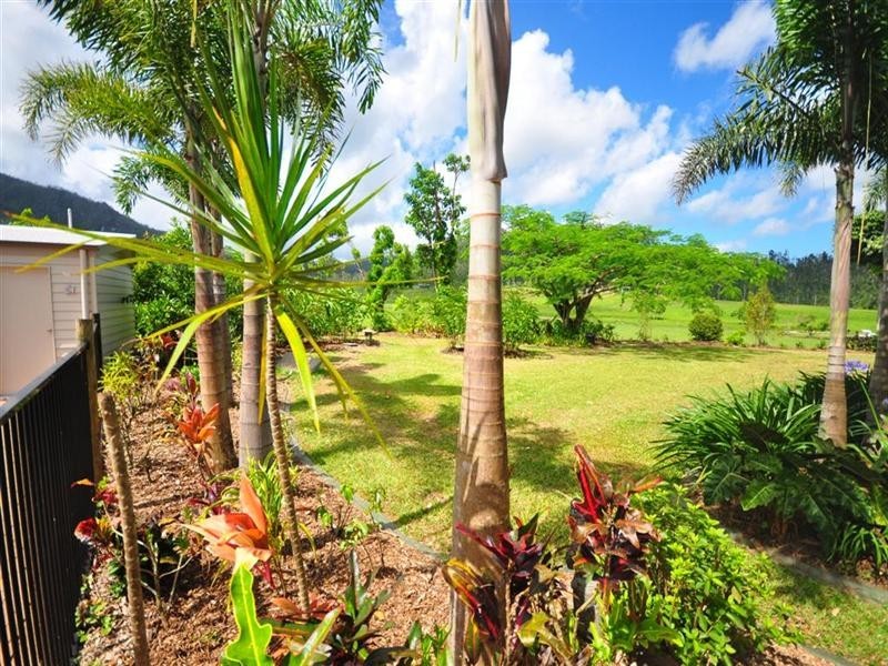 717 Old Tully Road, Mission Beach QLD 4852