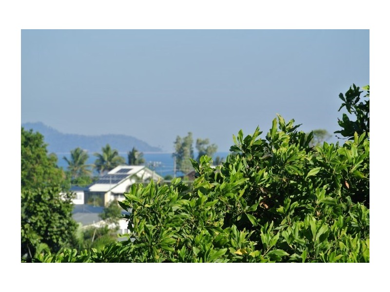 14 Admiralty Street, South Mission QLD 4852