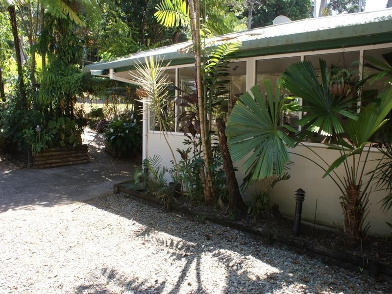 9 Endeavour Avenue, Mission Beach QLD 4852