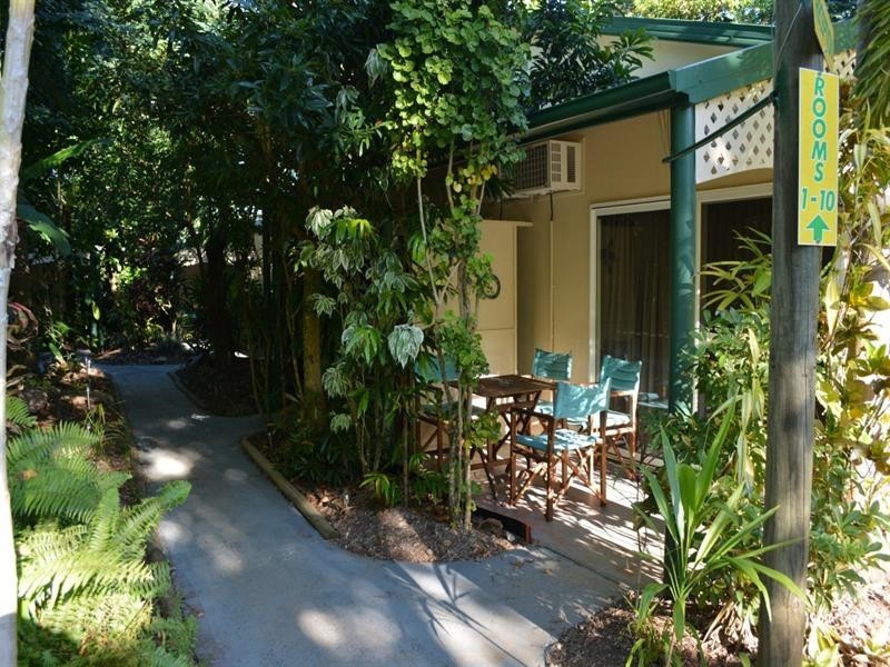 9 Endeavour Avenue, Mission Beach QLD 4852