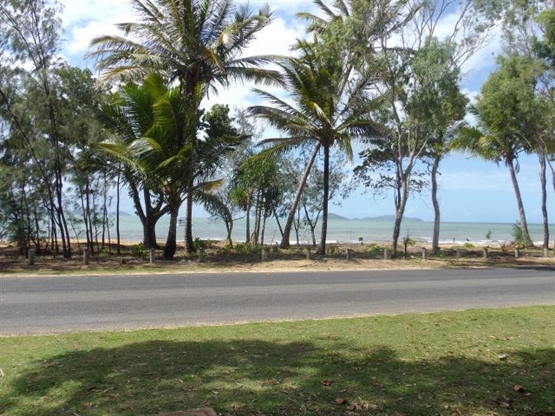 26 Kennedy Esplanade, Mission Beach QLD 4852